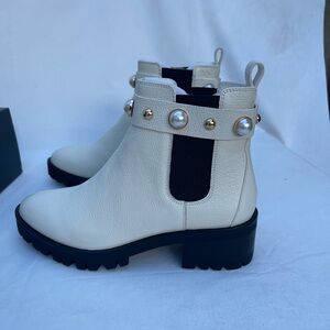 Karl Lagerfeld Paris Pola Lug Sole Booties 8.5  Bone / Off White Pearl New